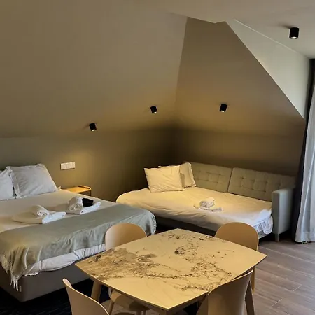 Hotel The Crow